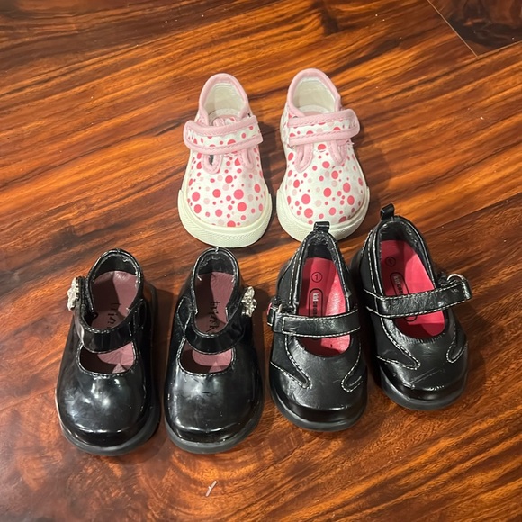 3 Pairs 2000’s Kid Connection/ Trinkets/ & Baby Connection Baby Girl Shoes Sz 1 - Picture 1 of 10